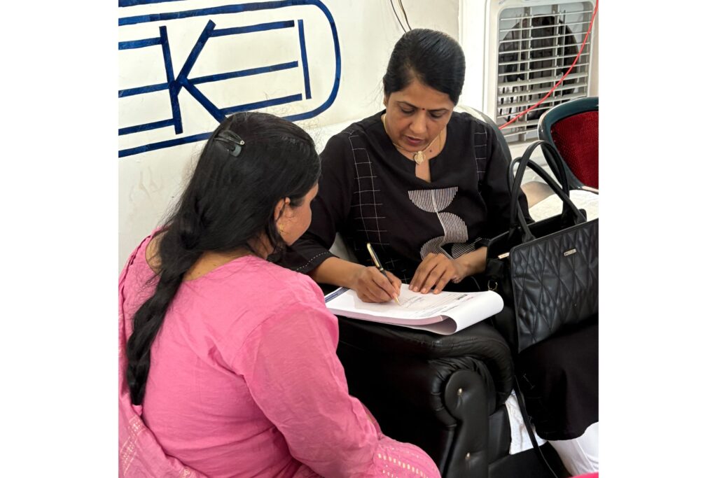 Ovarian Cysts Treatment in Raipur: Symptoms Women Should Never Ignore 5 Ovarian Cysts Treatment in Raipur