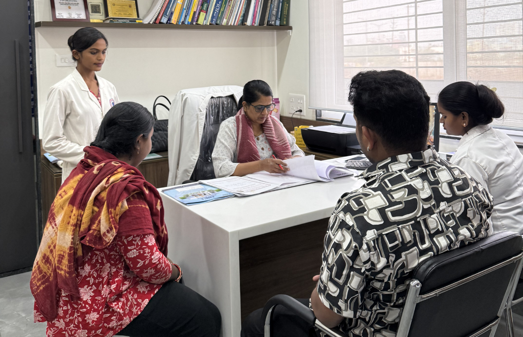 How to Find the Best Ovarian Cysts Treatment in Raipur 4 Best Ovarian Cysts Treatment in Raipur